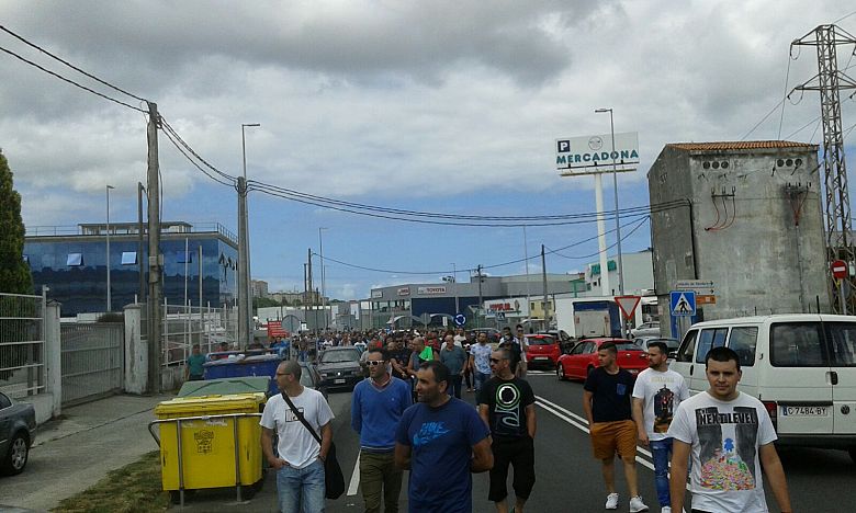 17-07-20 FolgaMetalPiquetesFerrol04.jpg
